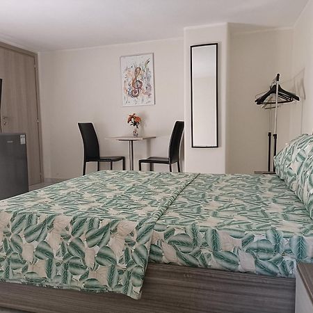 Casa Vacanza In Pieno Centro Storico Vicino Ostuni E La Riserva Di Torre Quaceto Сан-Вито-деи- Норманни Экстерьер фото