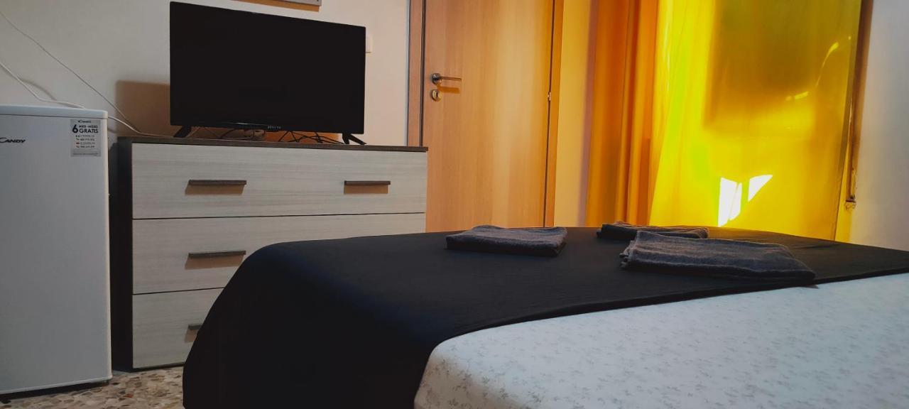 Casa Vacanza In Pieno Centro Storico Vicino Ostuni E La Riserva Di Torre Quaceto Сан-Вито-деи- Норманни Экстерьер фото
